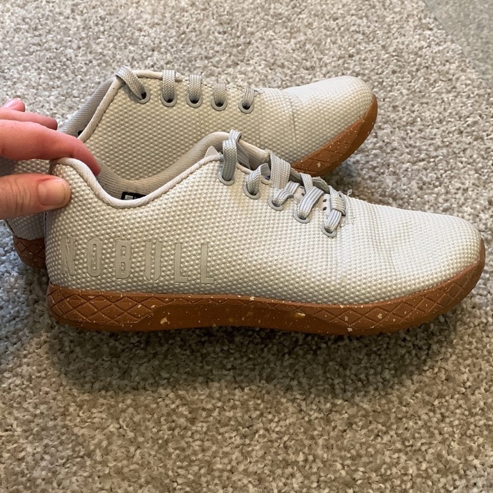 NOBULL trainer, grey with speckled grey gum sole